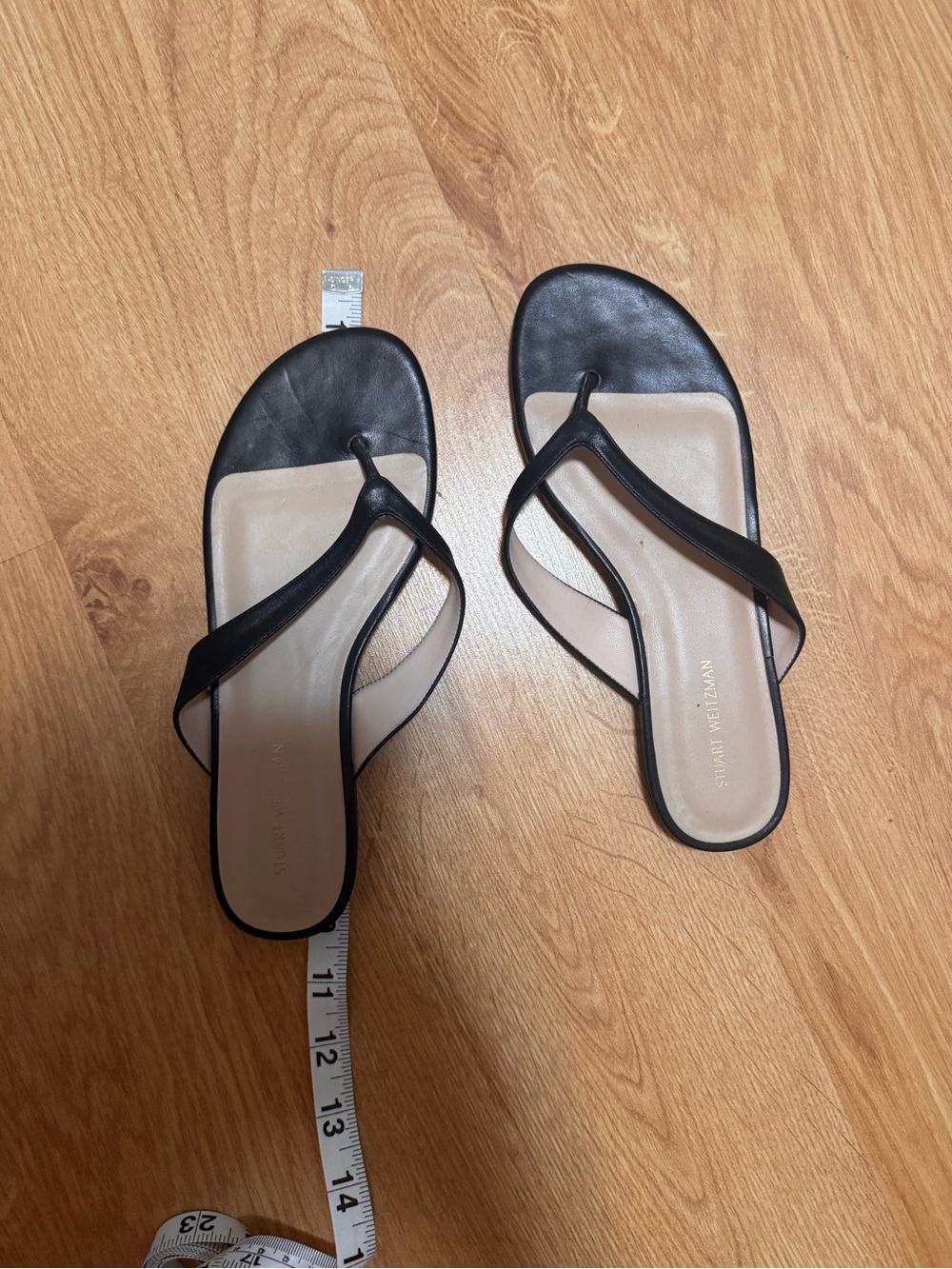 Stuart Weitzman Black Leather Flipflop Sandals - Picture 3 of 4